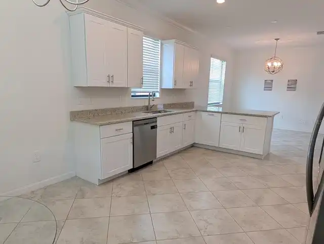 Listing Photo 8