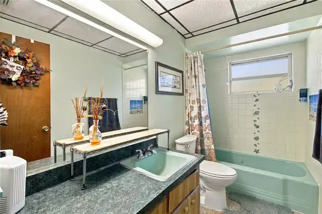 Listing Photo 15