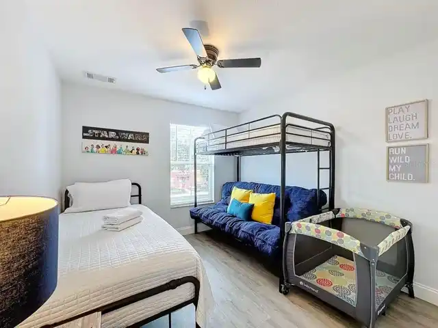 Listing Photo 8