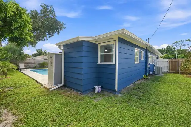 Listing Photo 10