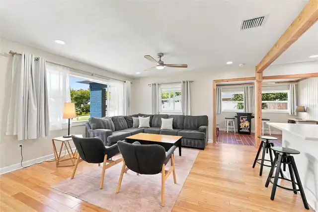 Listing Photo 16