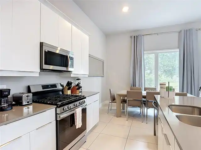 Listing Photo 8