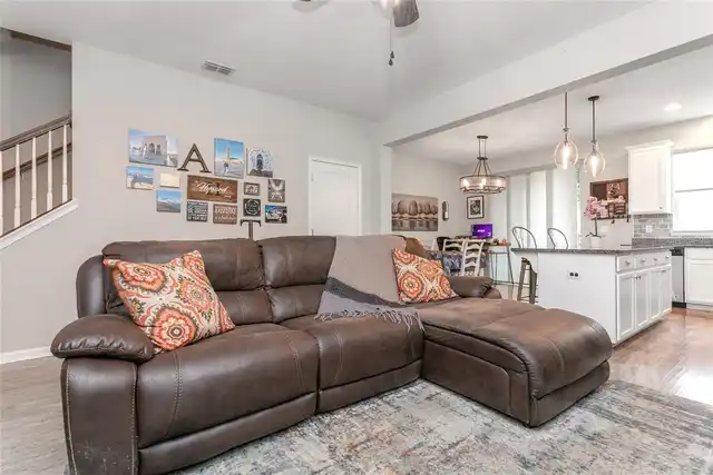 Listing Photo 11
