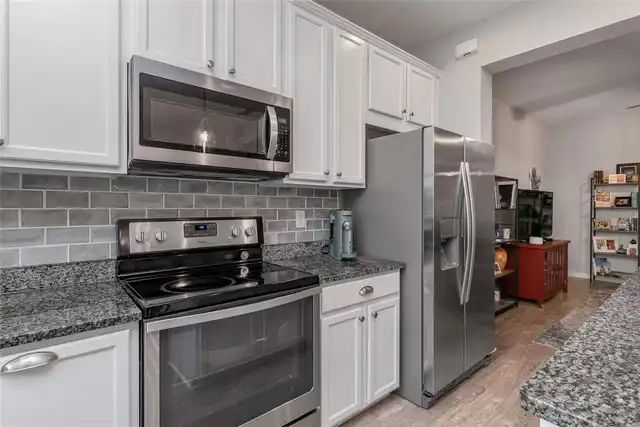Listing Photo 18