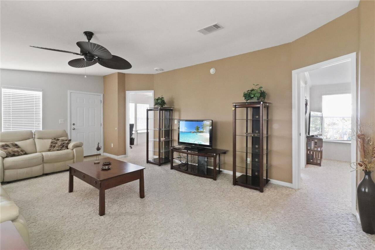 Listing Photo 12