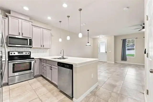 Listing Photo 14