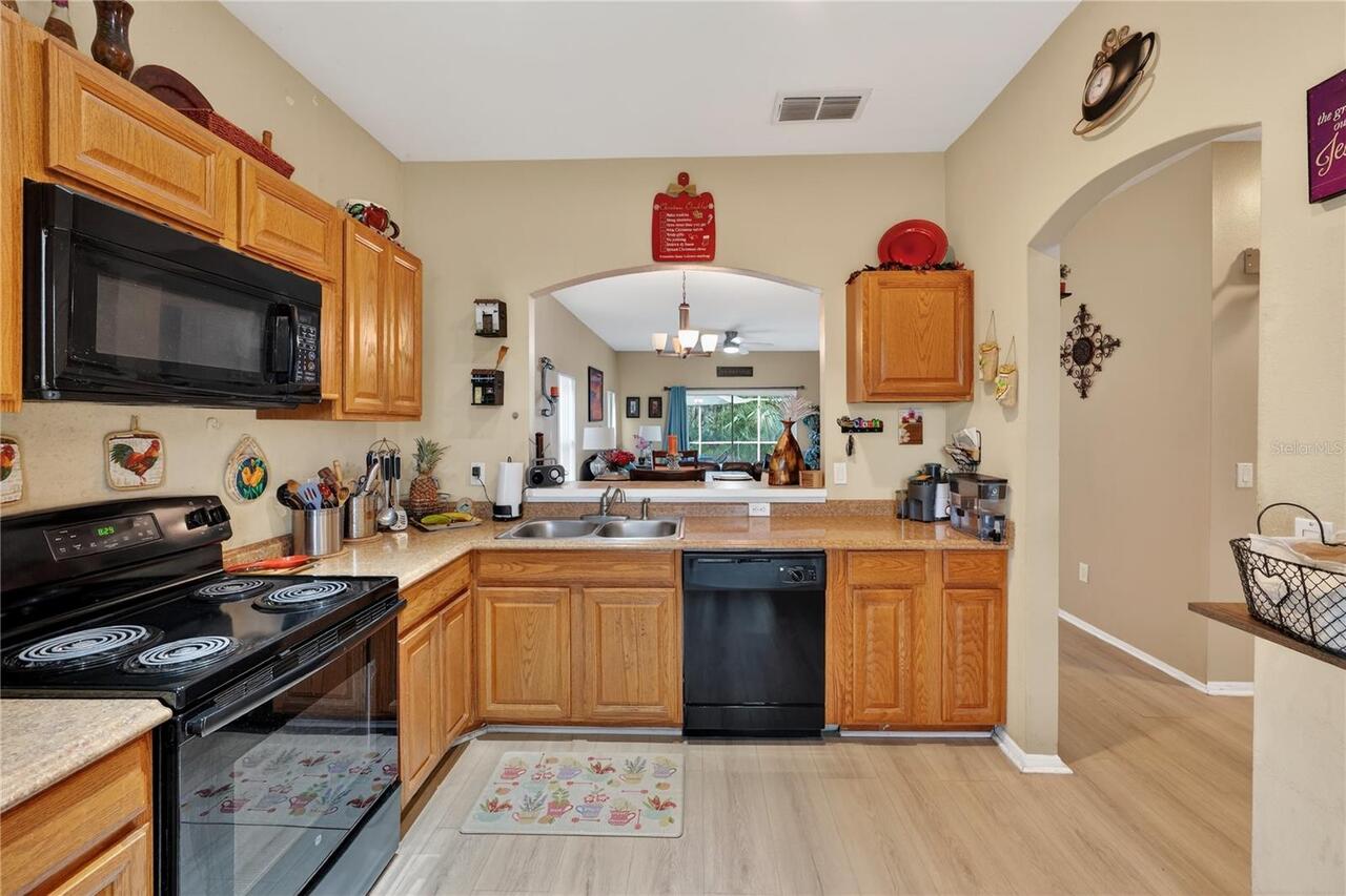 Listing Photo 11