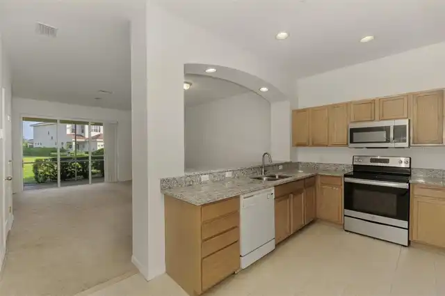 Listing Photo 9