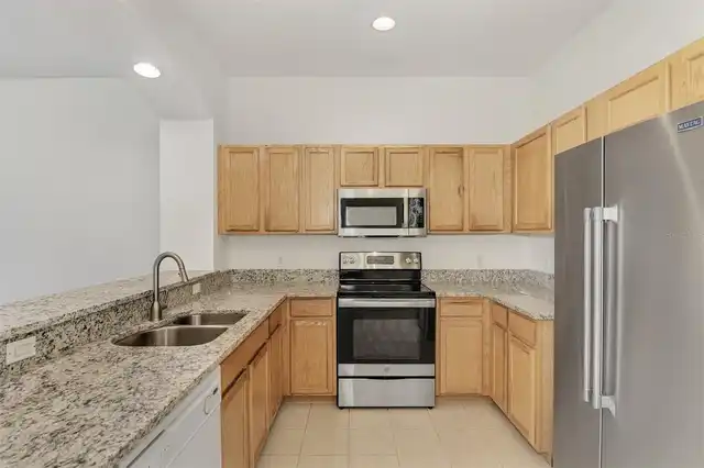 Listing Photo 12
