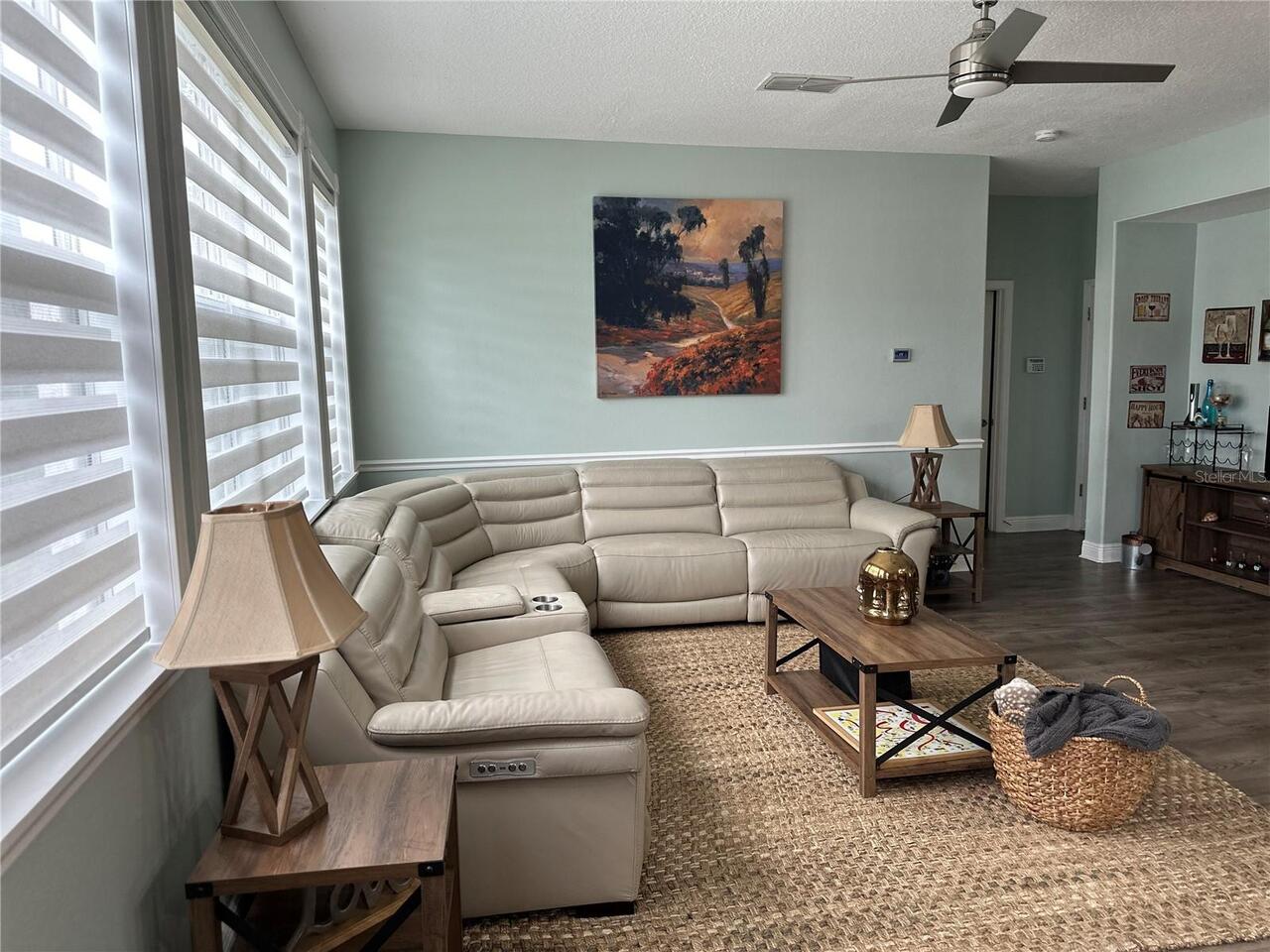 Listing Photo 11