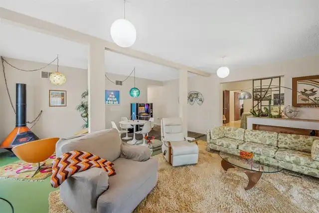Listing Photo 11