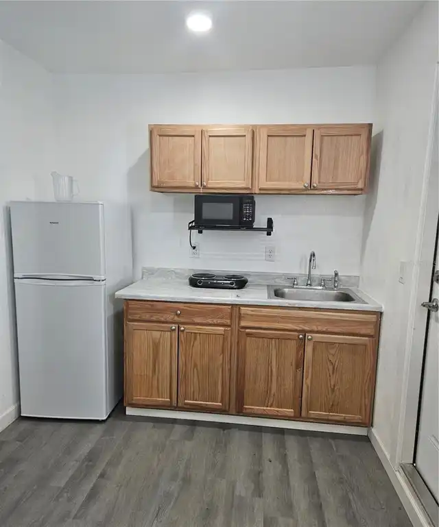 Listing Photo 9