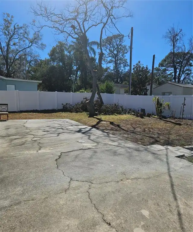 Listing Photo 16