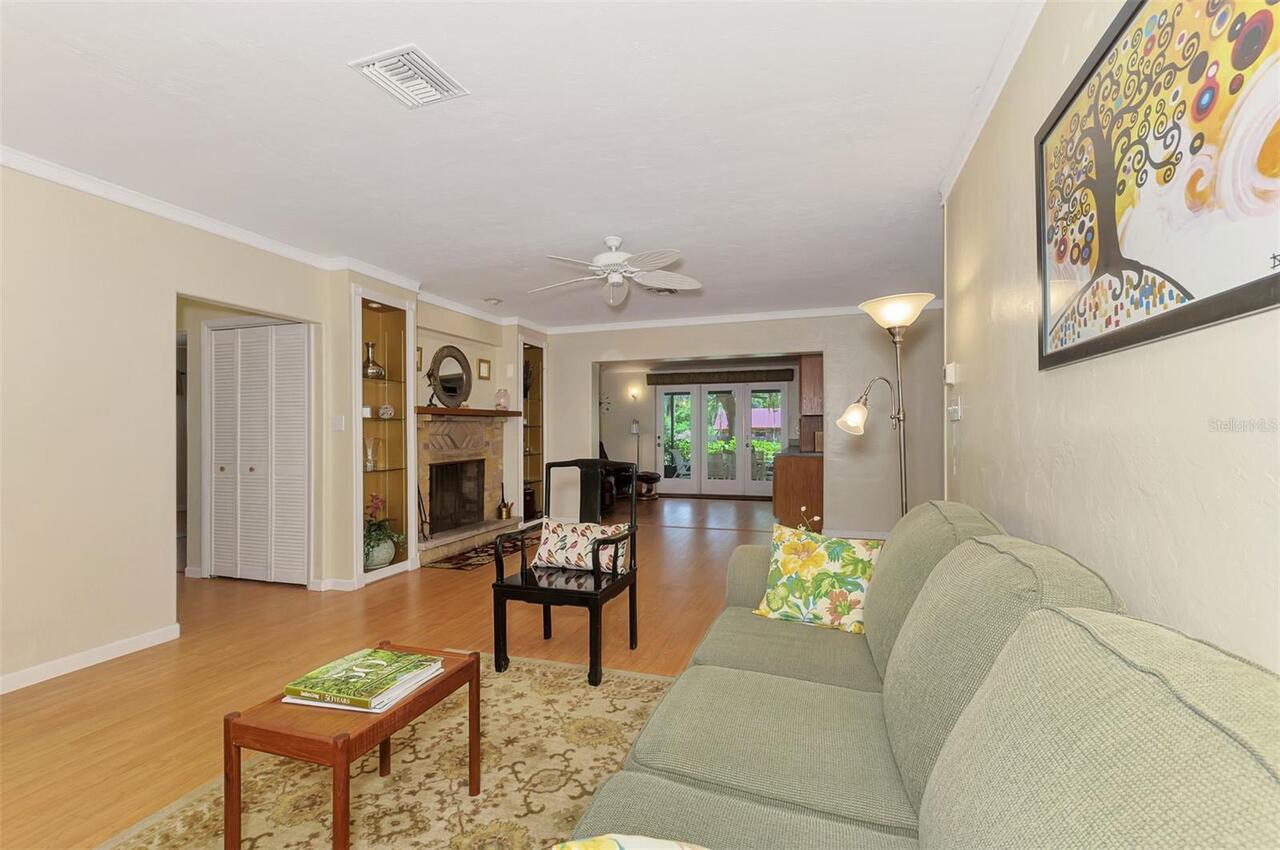 Listing Photo 8