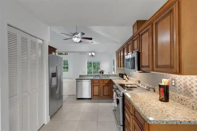 Listing Photo 12