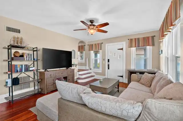 Listing Photo 7