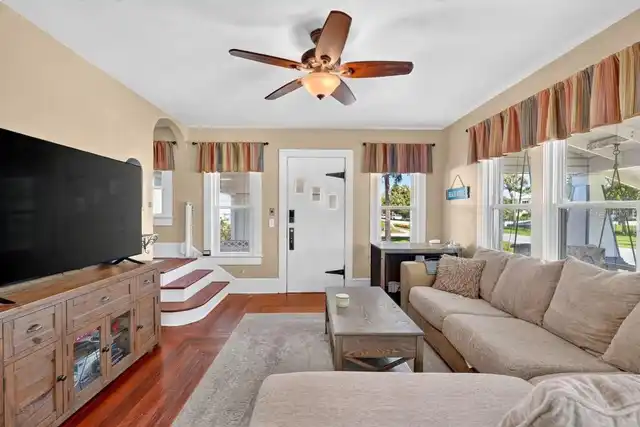Listing Photo 10