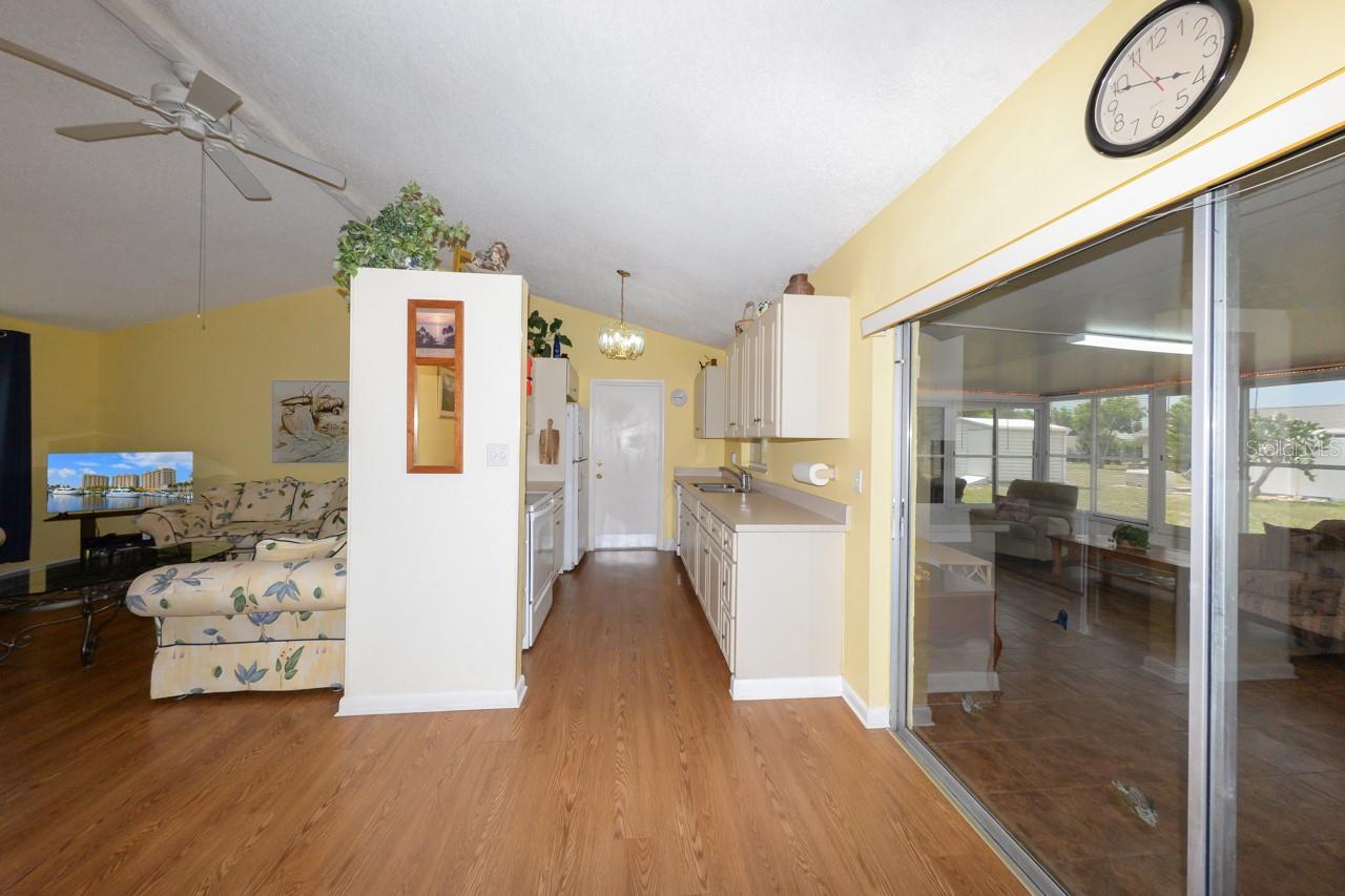 Listing Photo 12