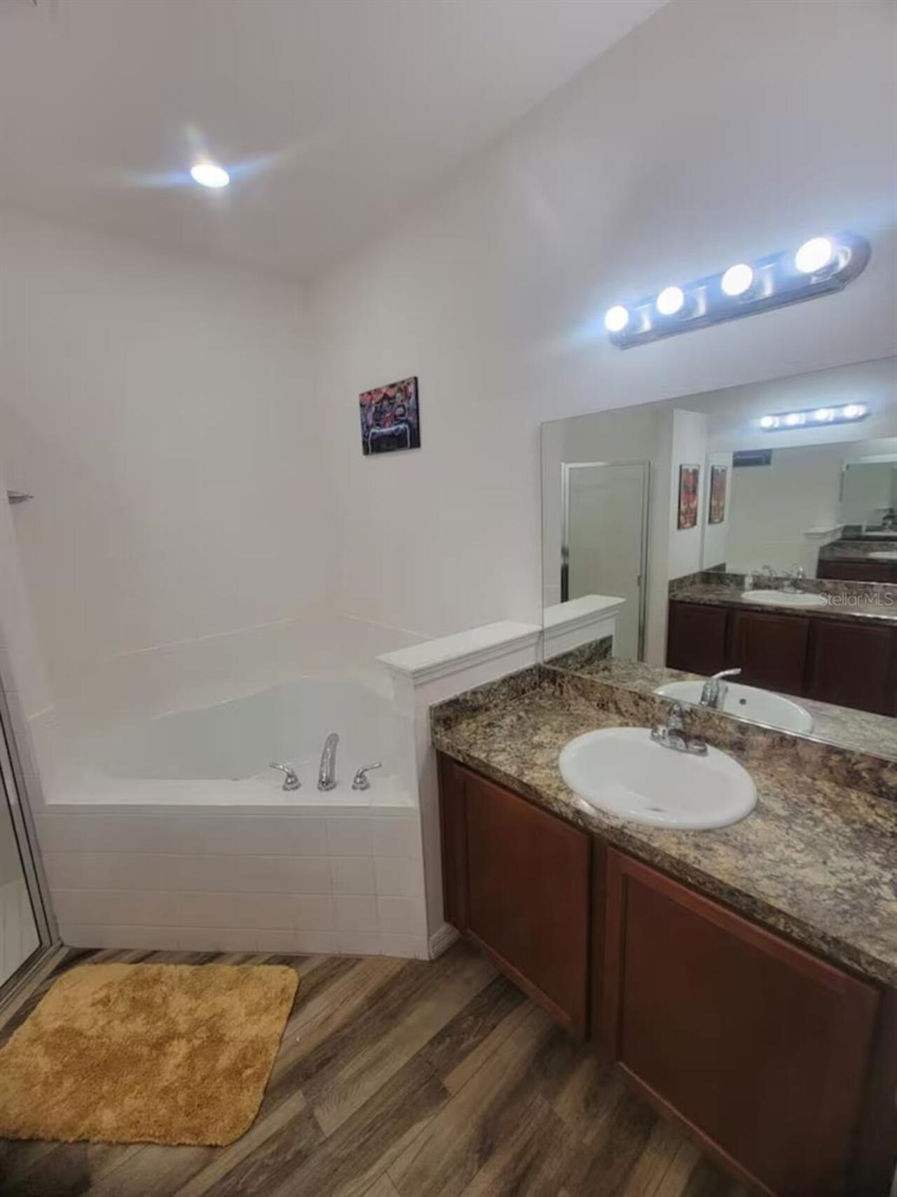 Listing Photo 10