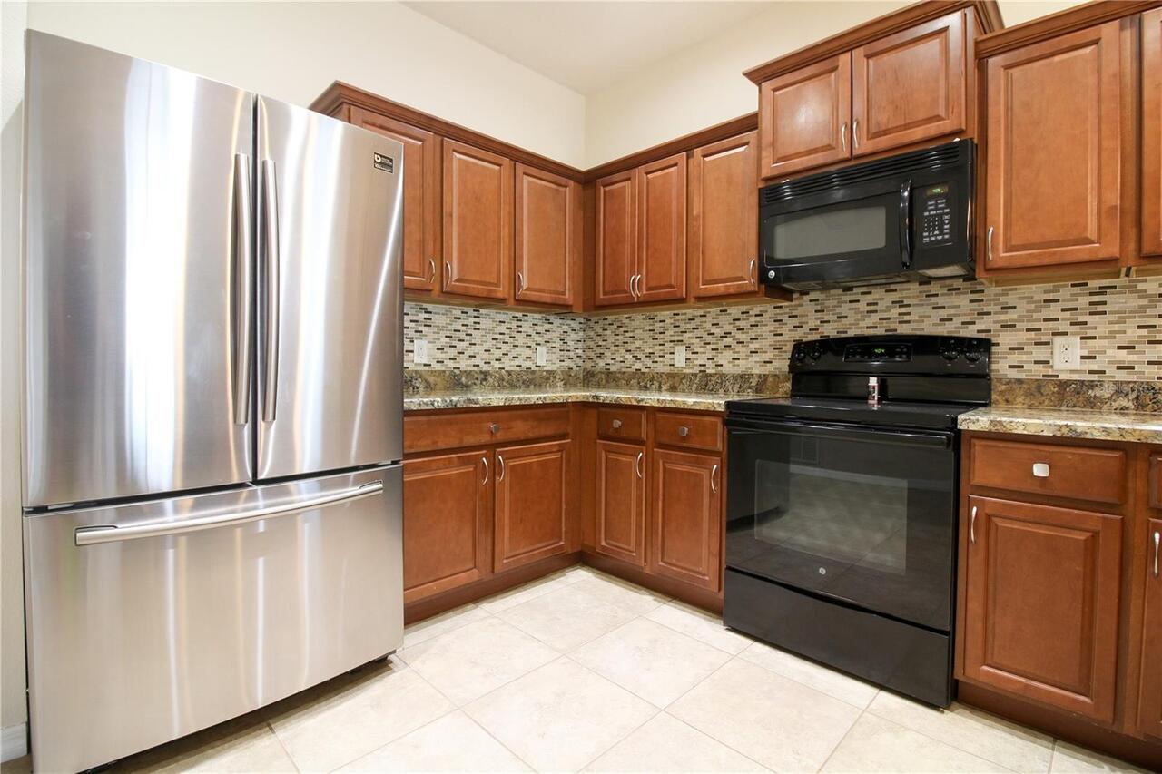 Listing Photo 11