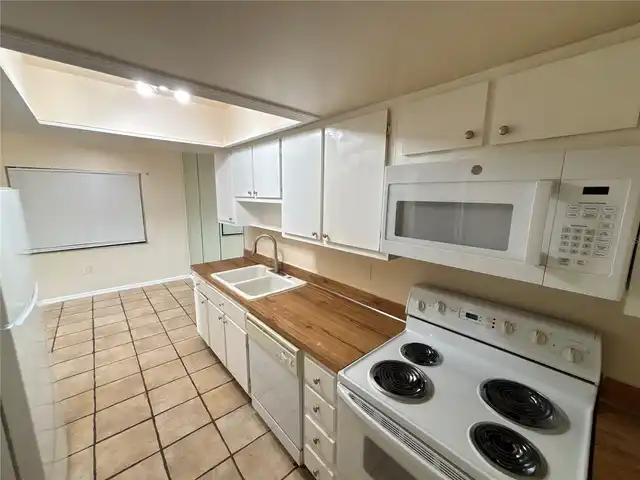 Listing Photo 6