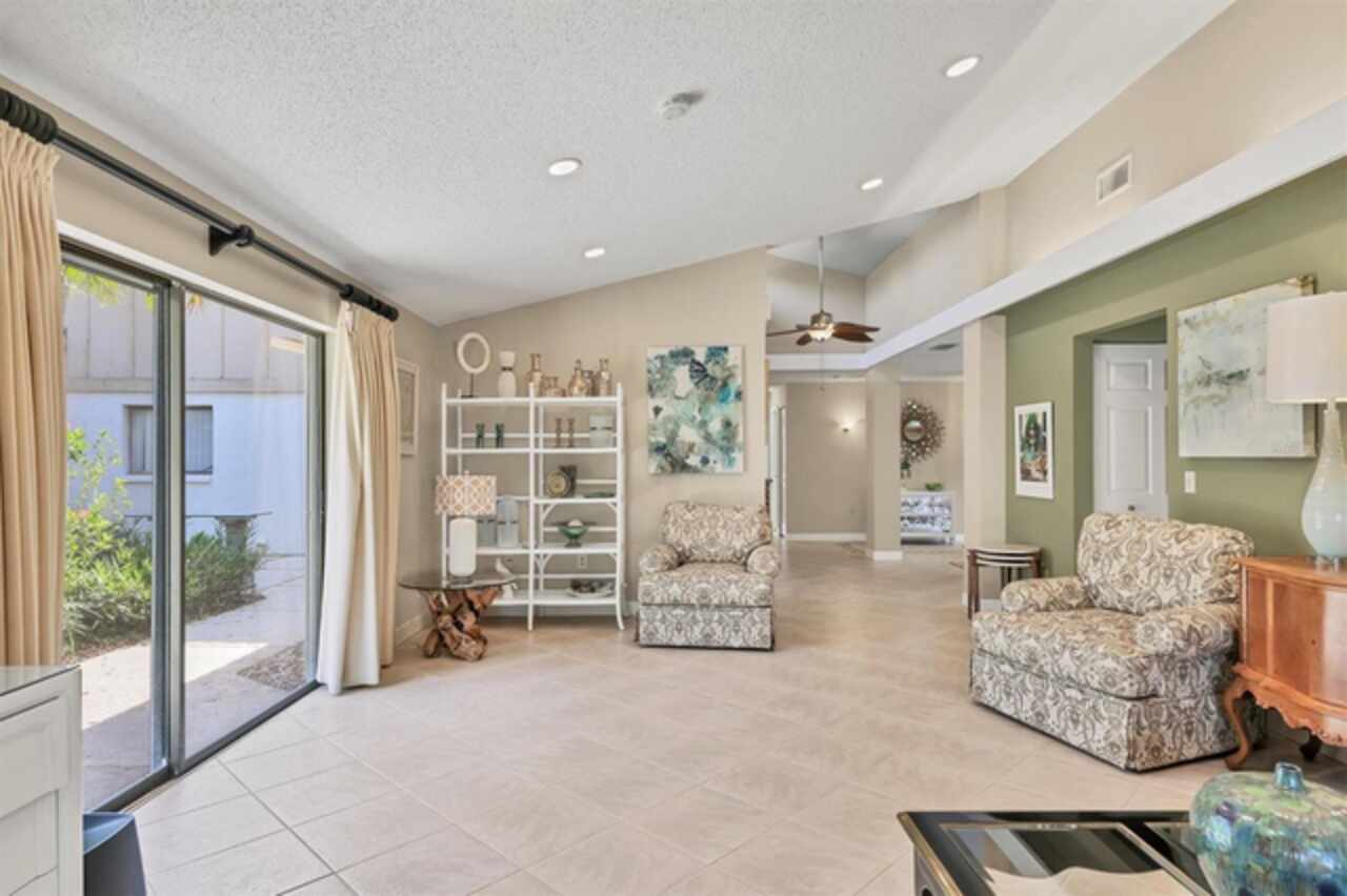Listing Photo 12