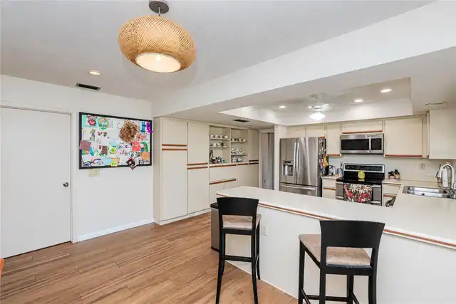 Listing Photo 14