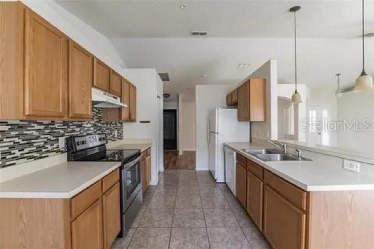 Listing Photo 8