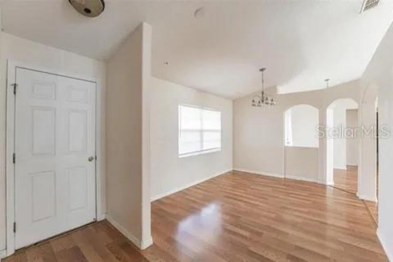 Listing Photo 10