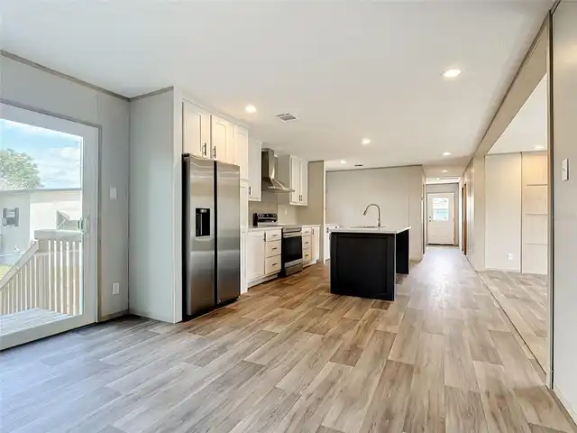 Listing Photo 16