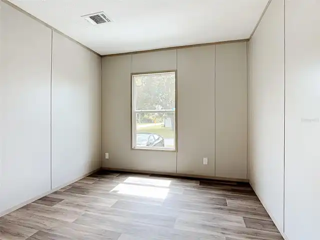 Listing Photo 20