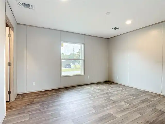 Listing Photo 23