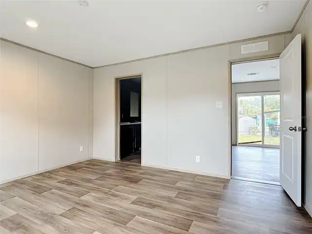 Listing Photo 24