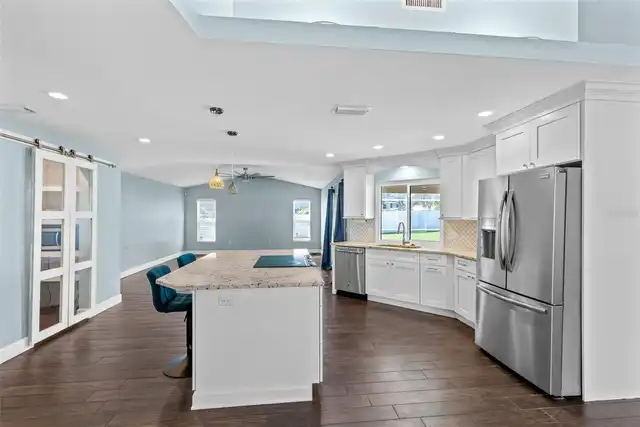 Listing Photo 11