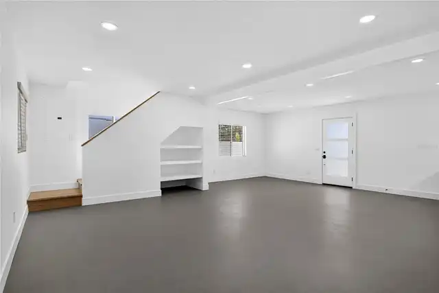 Listing Photo 9