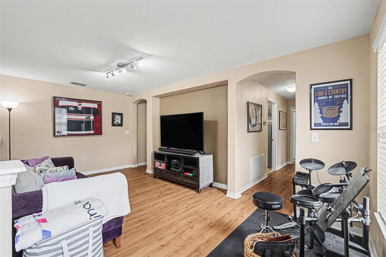 Listing Photo 17