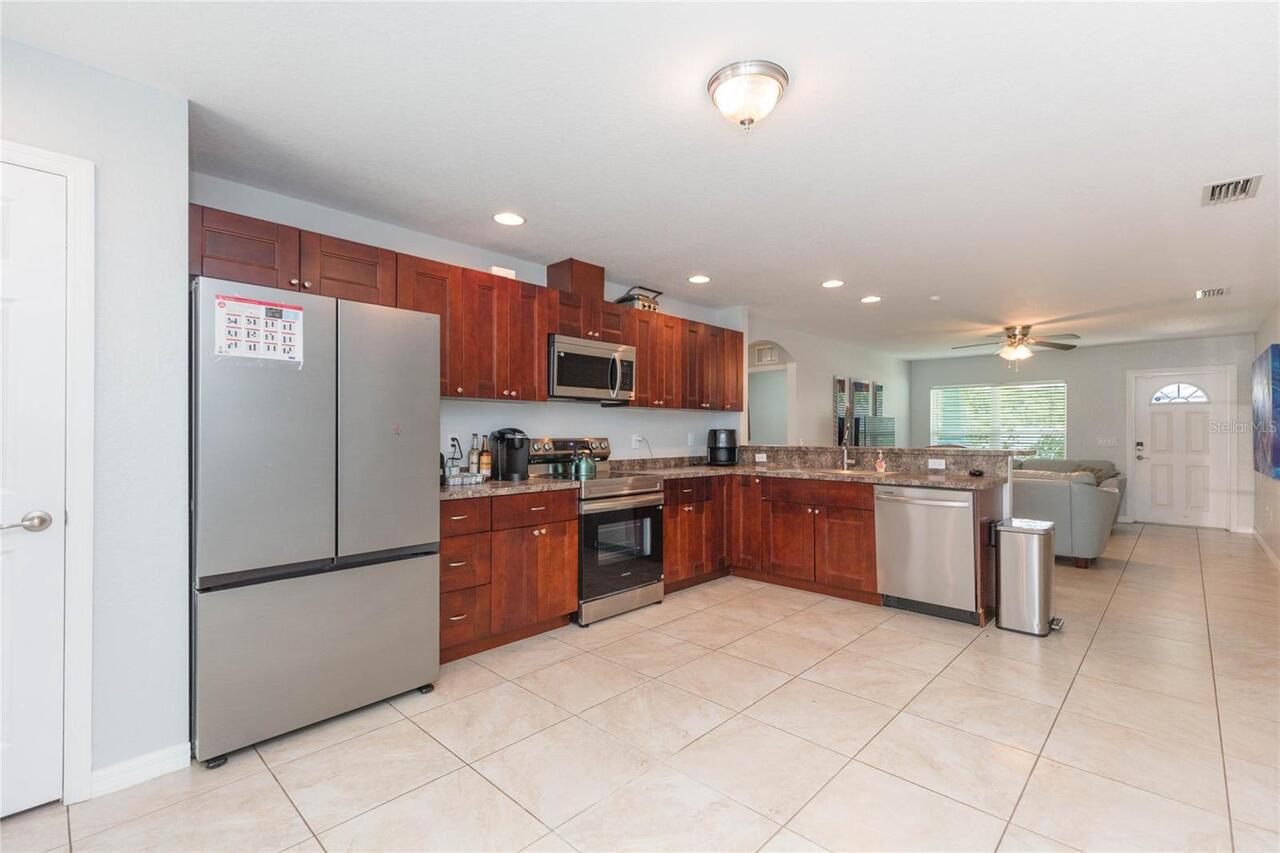 Listing Photo 11
