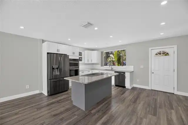 Listing Photo 17