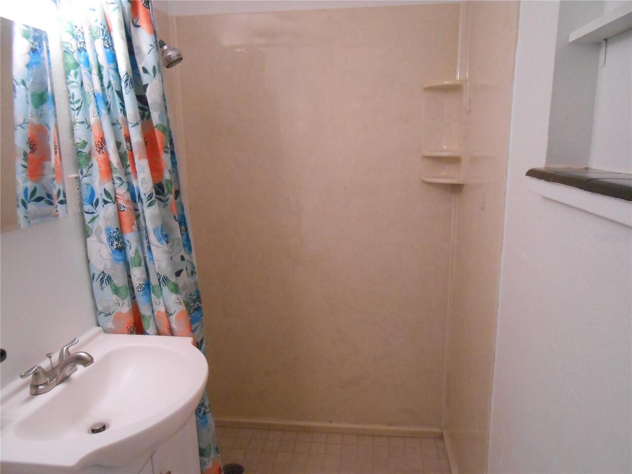 Listing Photo 12