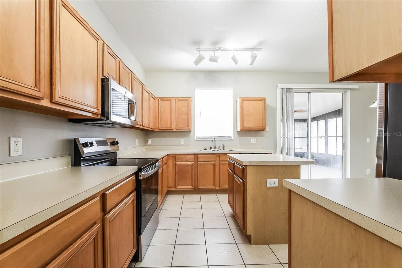 Listing Photo 10