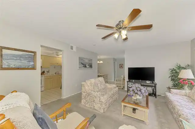 Listing Photo 12