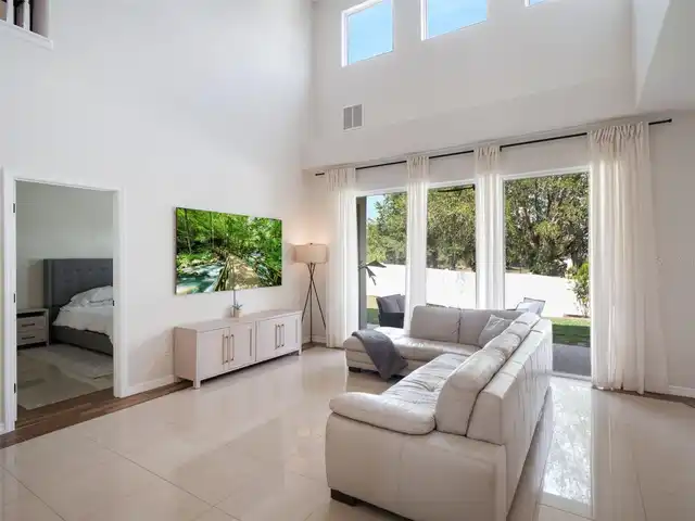 Listing Photo 6
