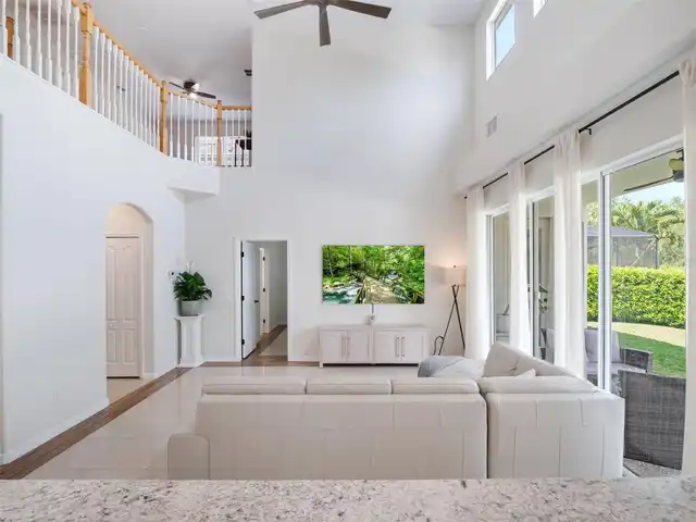 Listing Photo 12