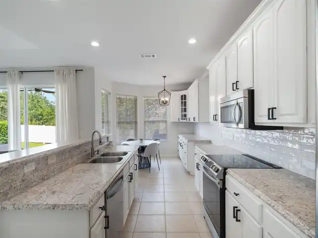 Listing Photo 17