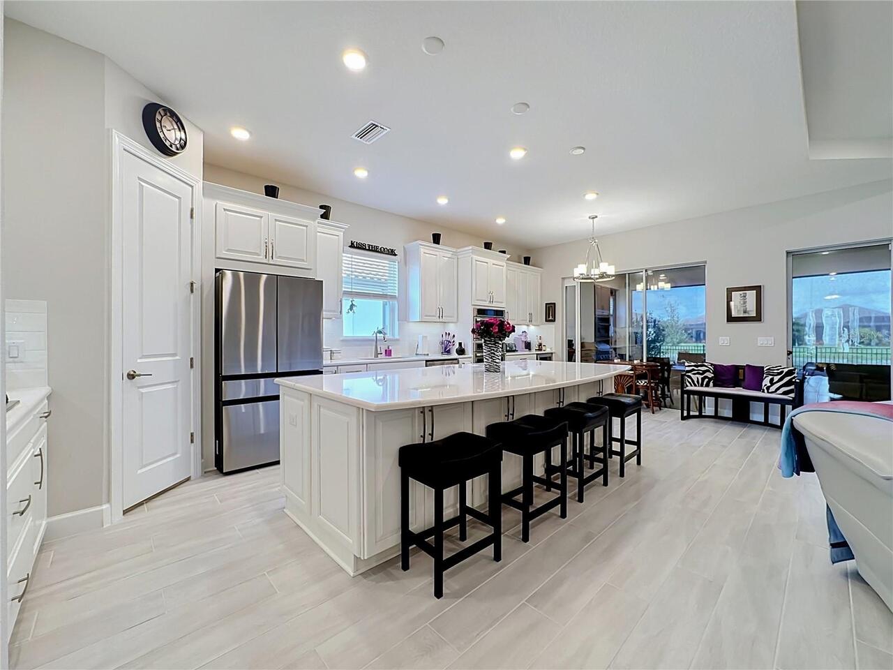Listing Photo 9