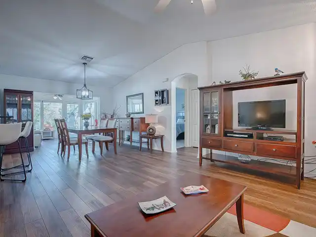 Listing Photo 17