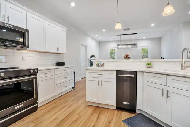Listing Photo 11