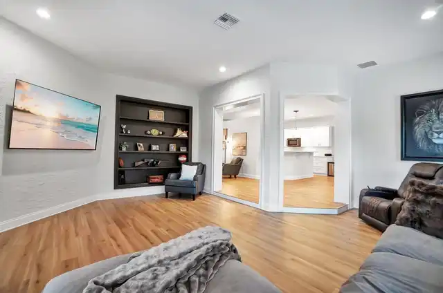 Listing Photo 17