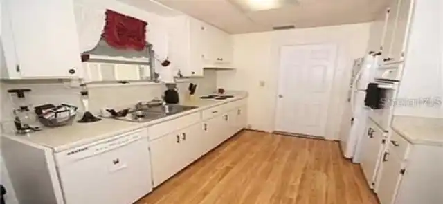 Listing Photo 8