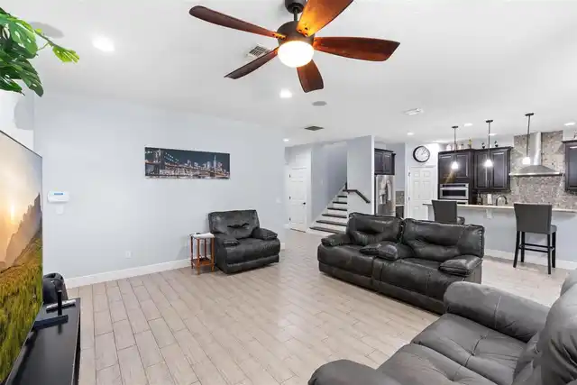 Listing Photo 10